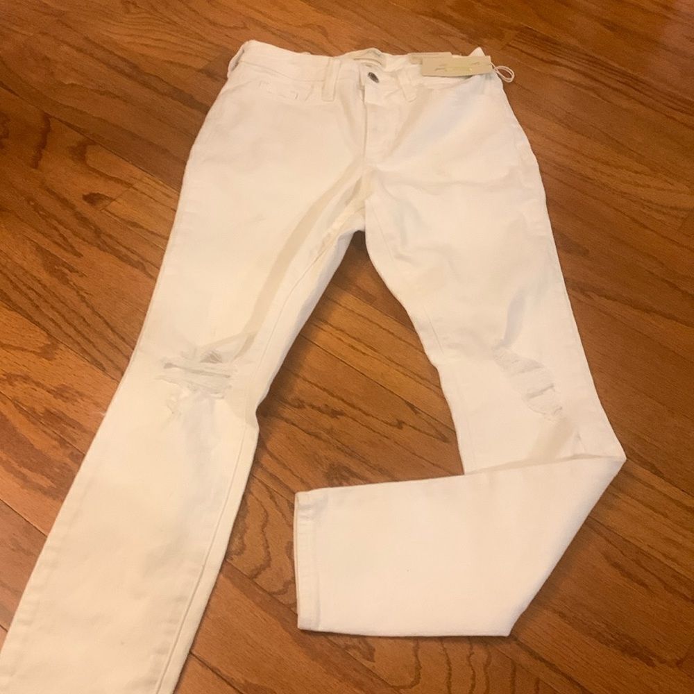 Universal Thread size 0/25R high-rise skinny white distressed jeans NWT